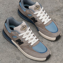 Cargar imagen en el visor de la galería, NEW BALANCE NUMERIC NM933 ASB REYNOLDS