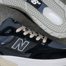 Cargar imagen en el visor de la galería, NEW BALANCE NUMERIC NM933 BNT REYNOLDS