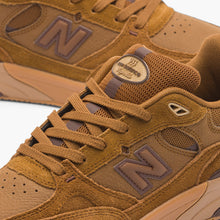 Cargar imagen en el visor de la galería, NEW BALANCE NUMERIC NM933 LRO