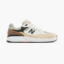 Cargar imagen en el visor de la galería, NEW BALANCE NUMERIC NM933 ONE