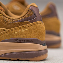 Cargar imagen en el visor de la galería, NEW BALANCE NUMERIC NM933 LRO