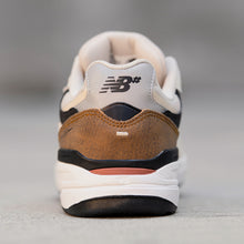 Cargar imagen en el visor de la galería, NEW BALANCE NUMERIC NM933 ONE