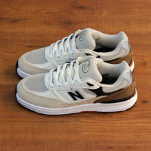 Cargar imagen en el visor de la galería, NEW BALANCE NUMERIC NM933 ONE