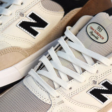 Cargar imagen en el visor de la galería, NEW BALANCE NUMERIC NM933 ONE
