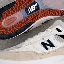 Cargar imagen en el visor de la galería, NEW BALANCE NUMERIC NM933 ONE