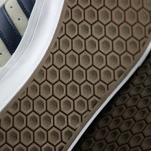 Cargar imagen en el visor de la galería, ADIDAS BUSENITZ VULC II