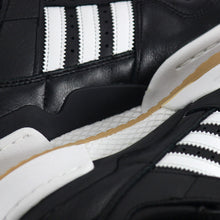 Cargar imagen en el visor de la galería, ADIDAS FORUM 84 LOW ADV