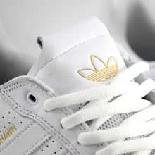 Cargar imagen en el visor de la galería, ADIDAS TYSHAWN LOW