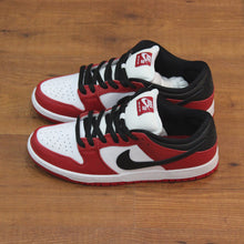 Cargar imagen en el visor de la galería, NIKE SB DUNK PRO J-PACK CHICAGO