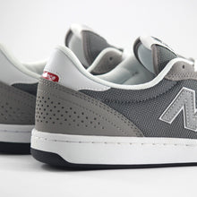 Cargar imagen en el visor de la galería, NEW BALANCE NUMERIC NM440 CHA