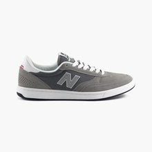 Cargar imagen en el visor de la galería, NEW BALANCE NUMERIC NM440 CHA
