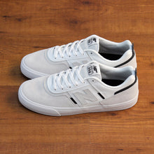 Cargar imagen en el visor de la galería, NEW BALANCE NUMERIC NM306