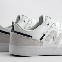 Cargar imagen en el visor de la galería, NEW BALANCE NUMERIC NM306