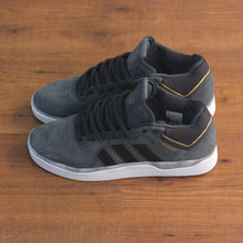 Cargar imagen en el visor de la galería, ADIDAS TYSHAWN