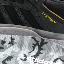 Cargar imagen en el visor de la galería, ADIDAS TYSHAWN