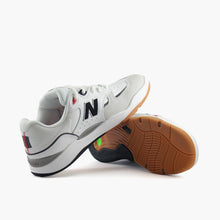 Cargar imagen en el visor de la galería, NEW BALANCE NUMERIC NM1010 TIAGO