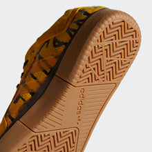 Cargar imagen en el visor de la galería, ADIDAS TYSHAWN - FUCKING AWESOME