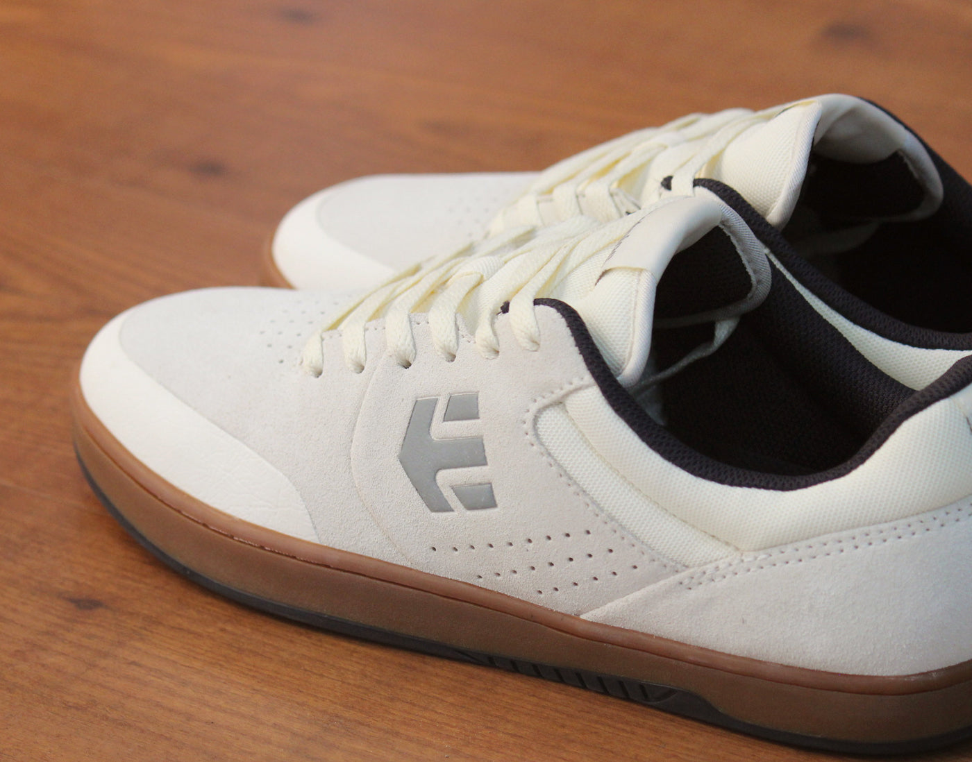 Etnies marana hot sale white