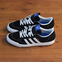 Cargar imagen en el visor de la galería, ADIDAS NORA
