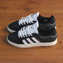 Cargar imagen en el visor de la galería, ADIDAS TYSHAWN LOW
