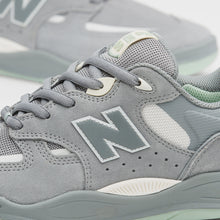 Cargar imagen en el visor de la galería, NEW BALANCE NUMERIC NM1010 PS TIAGO
