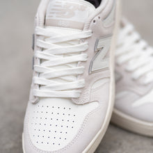 Cargar imagen en el visor de la galería, NEW BALANCE NUMERIC NM480 VAN
