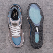 Cargar imagen en el visor de la galería, NEW BALANCE NUMERIC NM933 ASB REYNOLDS
