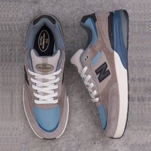 Cargar imagen en el visor de la galería, NEW BALANCE NUMERIC NM933 ASB REYNOLDS
