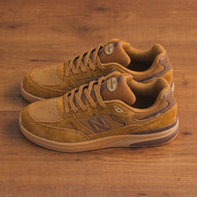 Cargar imagen en el visor de la galería, NEW BALANCE NUMERIC NM933 LRO
