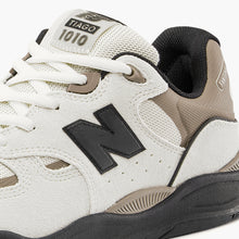 Cargar imagen en el visor de la galería, NEW BALANCE NUMERIC NM1010 NS TIAGO

