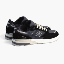 Cargar imagen en el visor de la galería, NEW BALANCE NUMERIC NM933 BNT REYNOLDS
