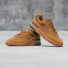 Cargar imagen en el visor de la galería, NEW BALANCE NUMERIC NM933 LRO

