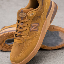 Cargar imagen en el visor de la galería, NEW BALANCE NUMERIC NM933 LRO
