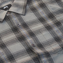 Cargar imagen en el visor de la galería, STÜSSY Motif Plaid Shirt
