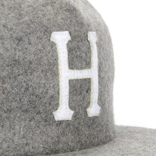 Cargar imagen en el visor de la galería, HUF Wool Classic H Strapback
